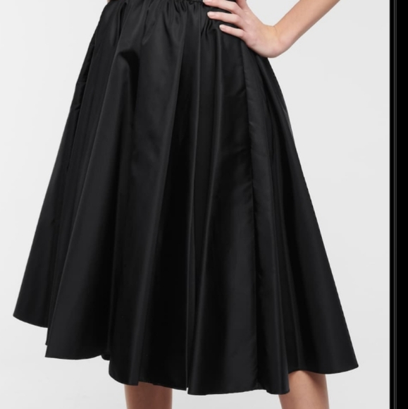 Zara Dresses & Skirts - Zara Midi A-Line Skirt with Velvet Bow